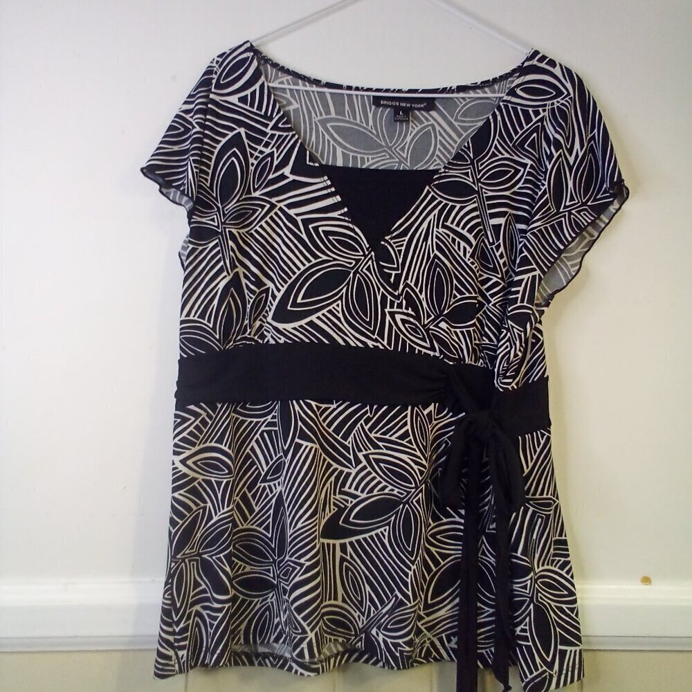 Briggs New York Blouse L Short Sleeve Soft Stretch Pattern Black White